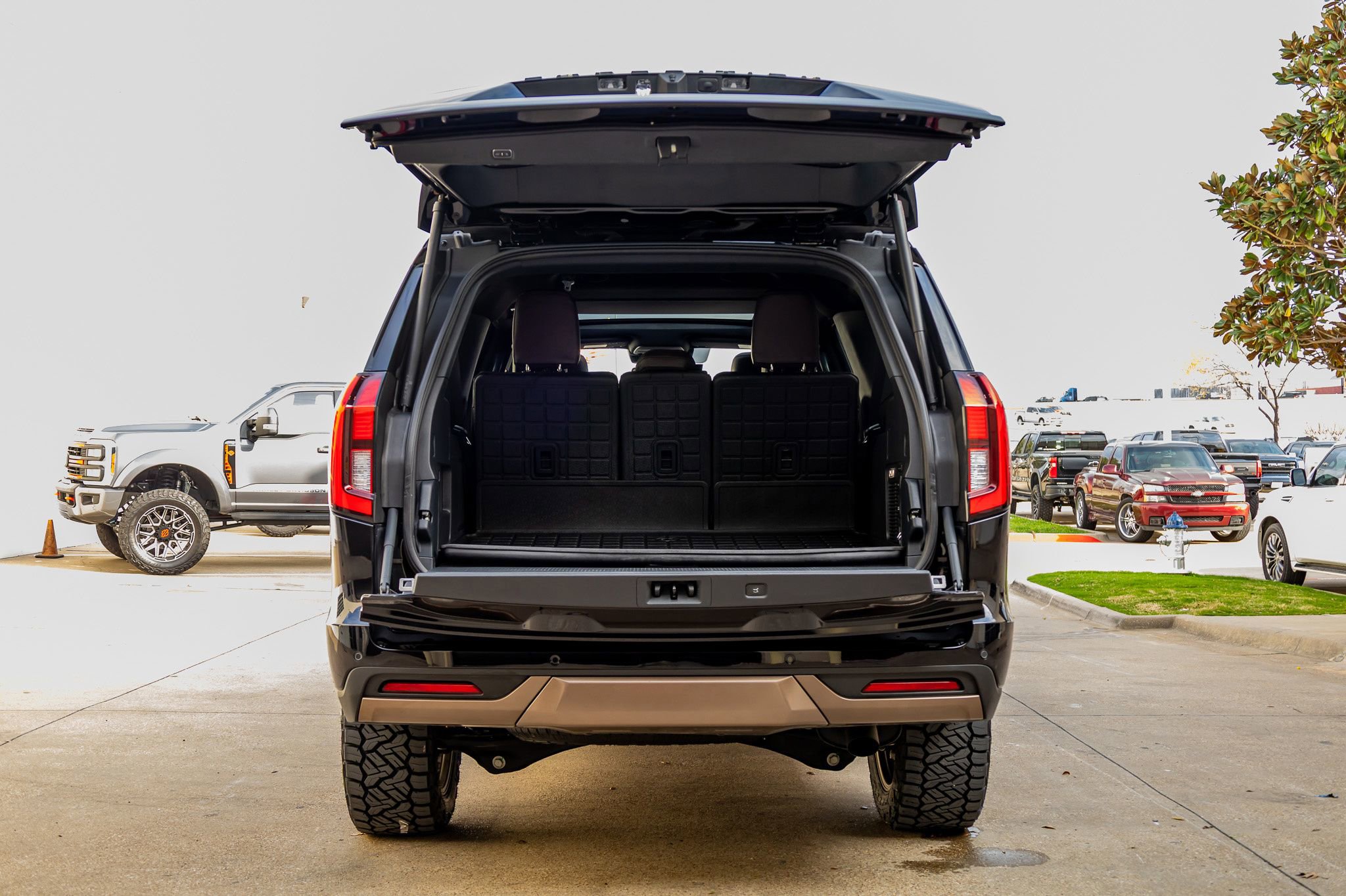 Used 2025 Ford Expedition Max King Ranch image 9