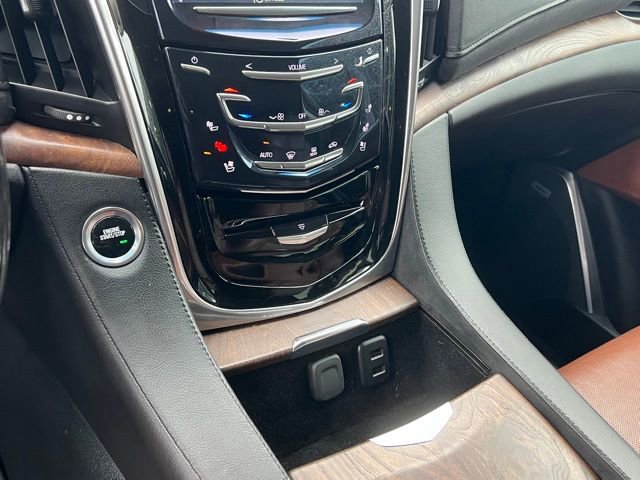 Used 2018 Cadillac Escalade Luxury image 20