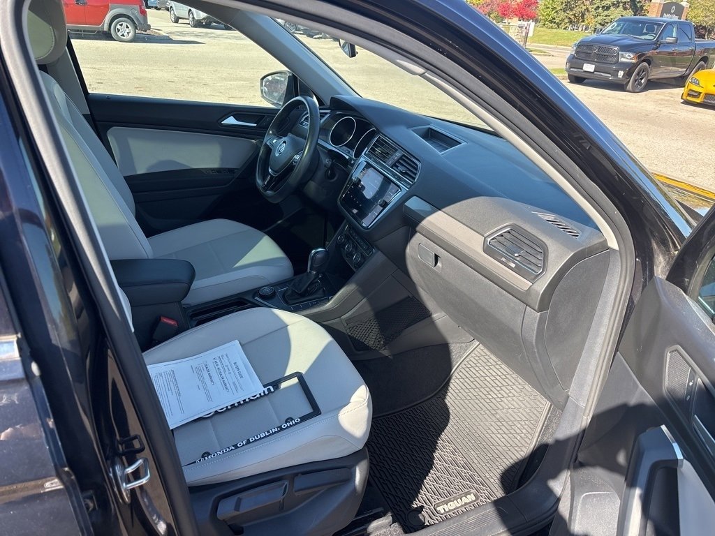 Used 2019 Volkswagen Tiguan SE w/ Panoramic Sunroof Package image 24