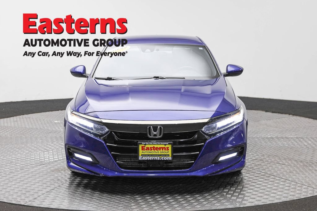 Used 2018 Honda Accord Sport image 2