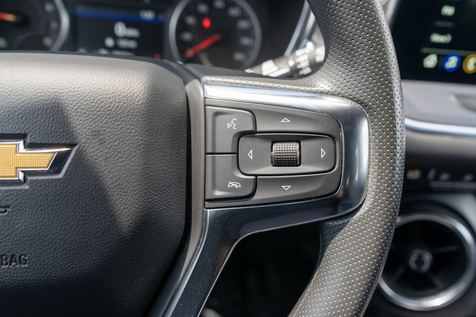 Used 2025 Chevrolet Blazer LT AWD/4WD image 24
