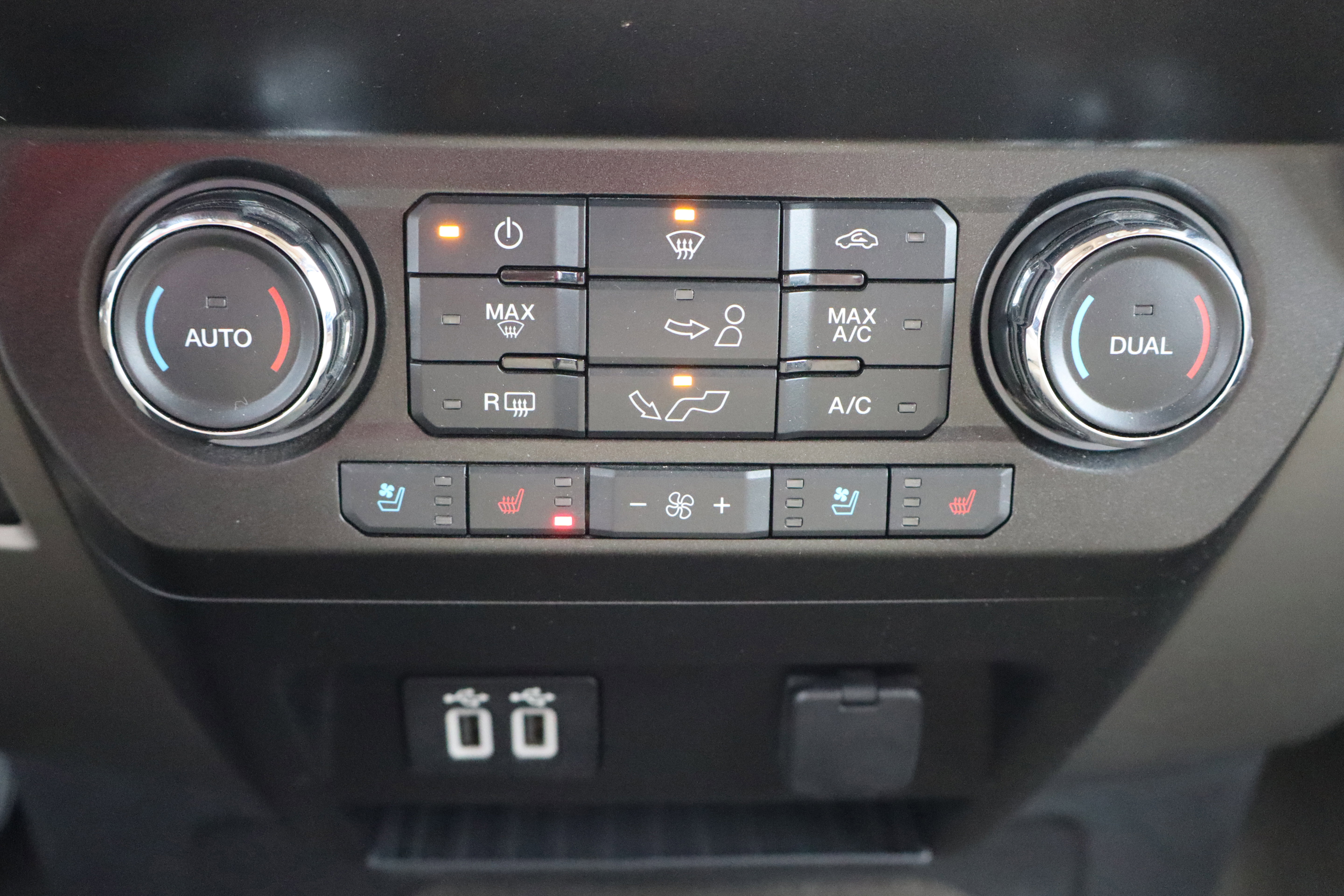 Used 2020 Ford F150 Lariat w/ Equipment Group 501A Mid image 22