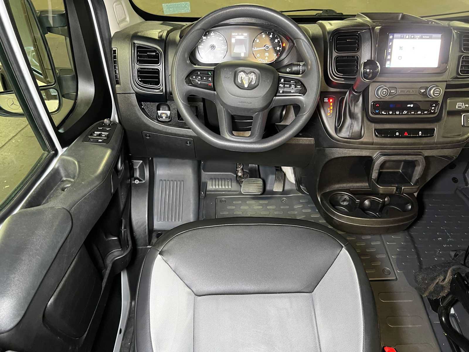 Used 2024 RAM ProMaster 2500 w/ Convenience Group FWD image 37