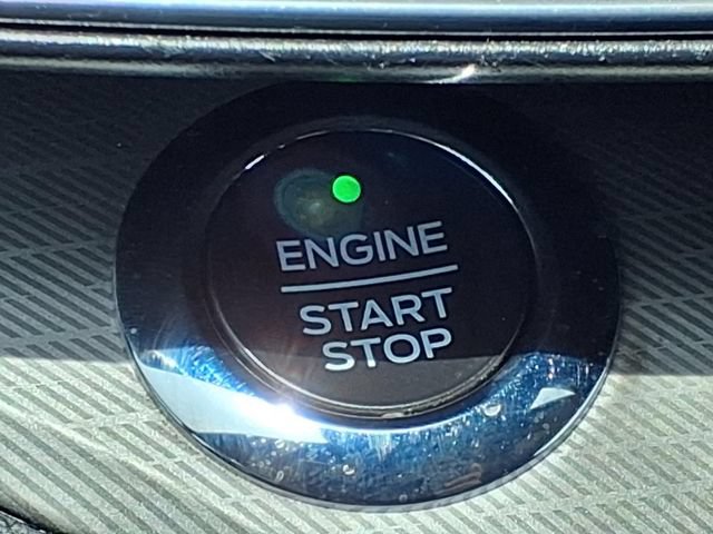 Used 2020 Ford Explorer XLT w/ Equipment Group 202A RWD image 12