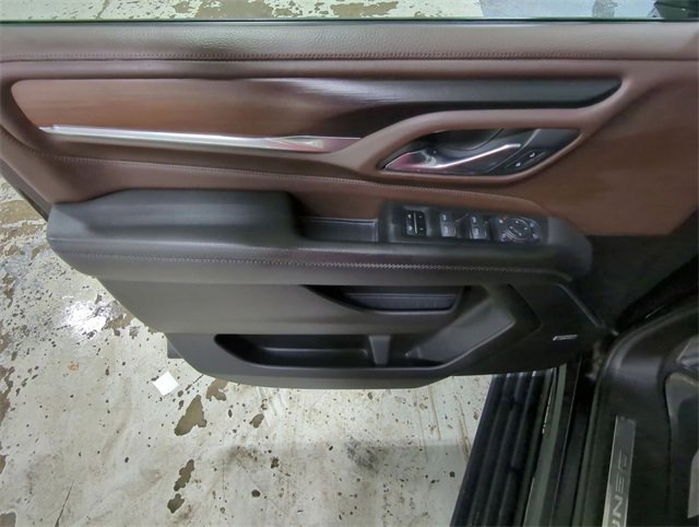 Used 2021 GMC Yukon XL Denali w/ Denali Premium Package image 22