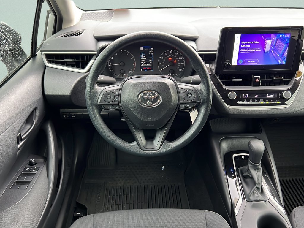 Used 2025 Toyota Corolla LE FWD image 14