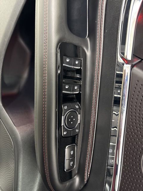 Used 2023 Lincoln Corsair Reserve w/ Rear Removable Package Tray image 19