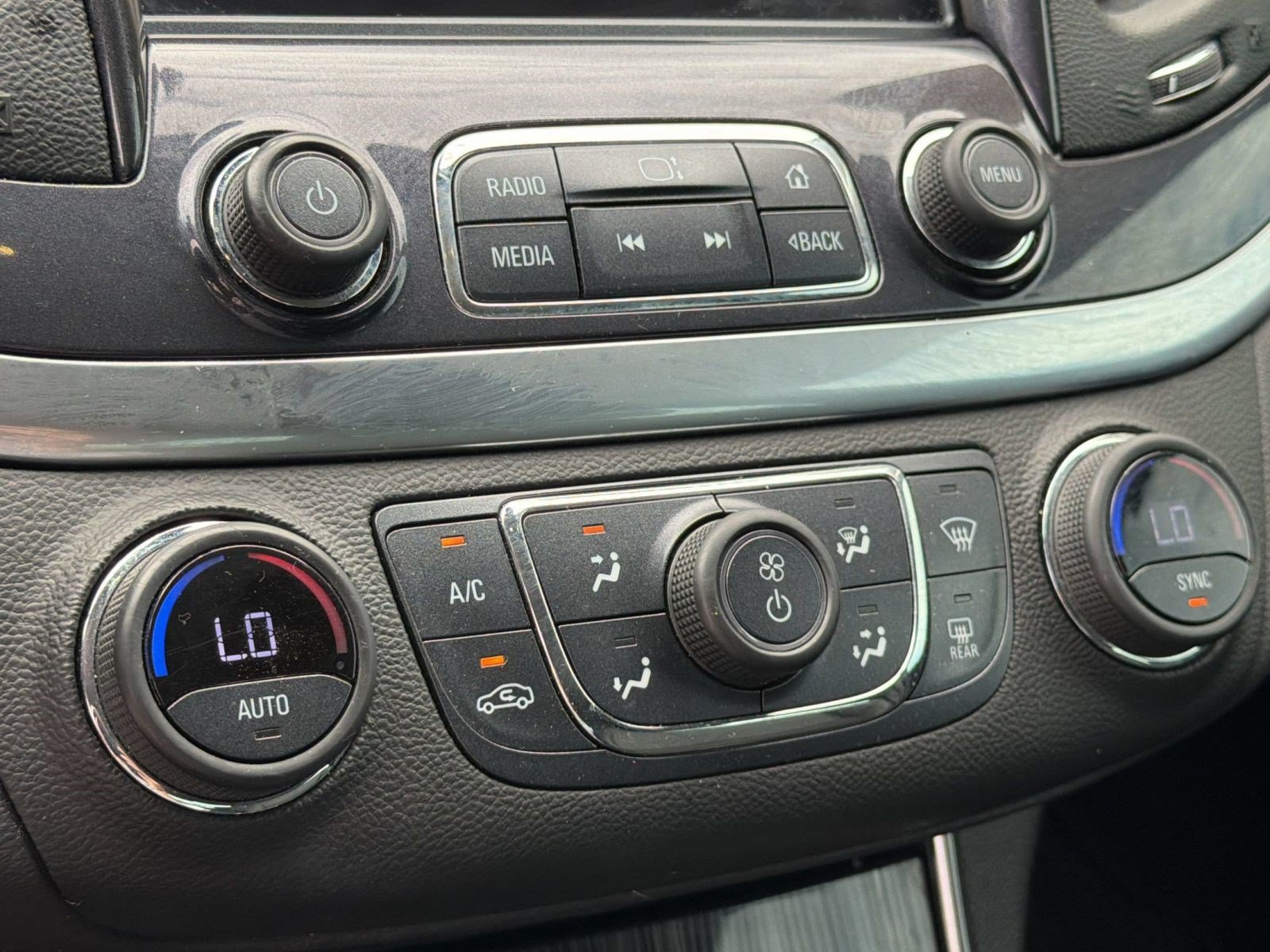 Certified 2019 Chevrolet Impala LT FWD image 19