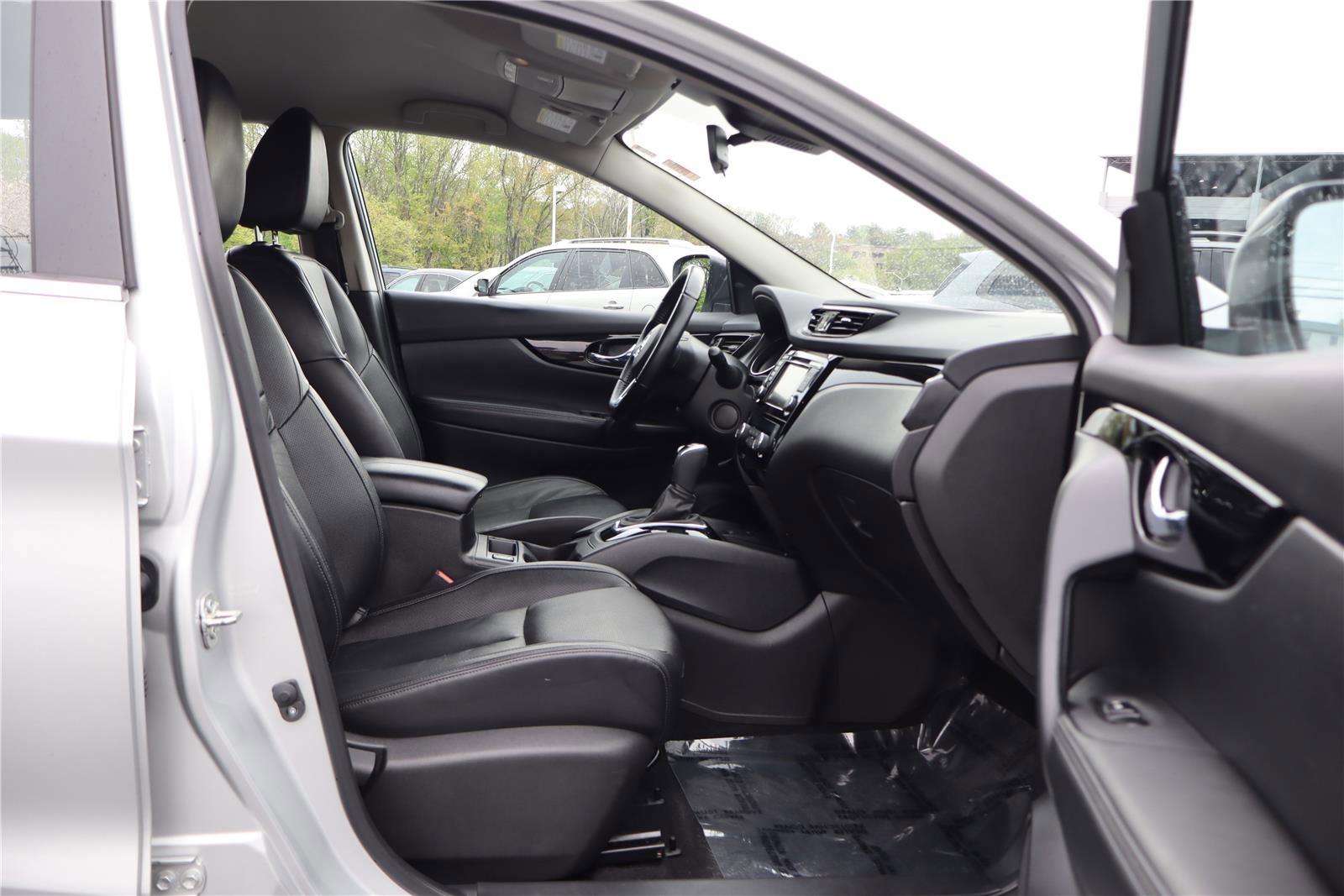 Used 2021 Nissan Rogue Sport SL AWD/4WD image 26