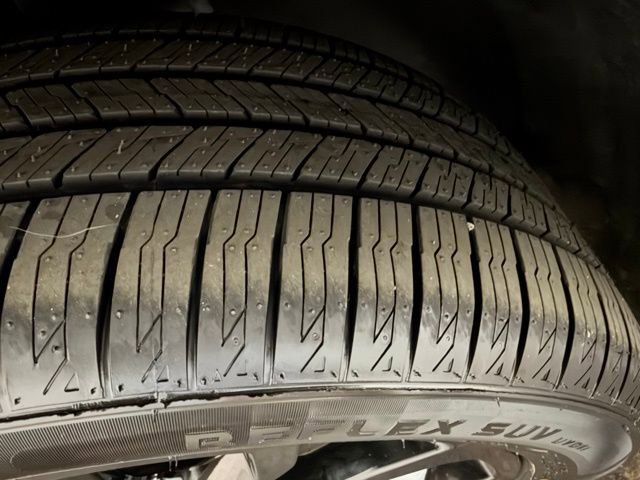 Used 2023 GMC Terrain SLE w/ Driver Convenience Package FWD image 11