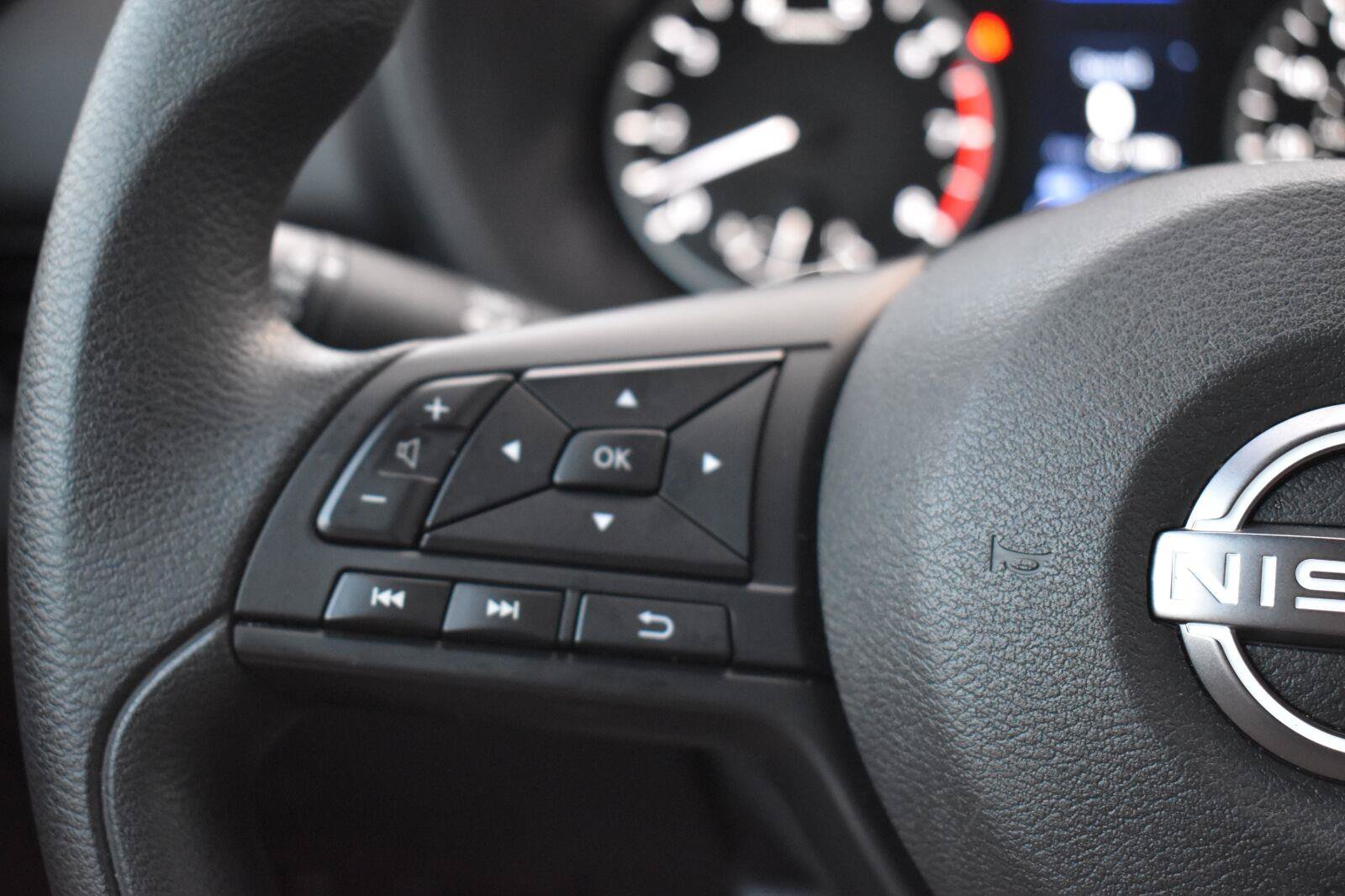 Used 2025 Nissan Sentra S FWD image 26