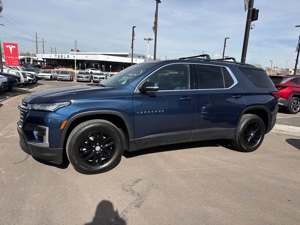 Used 2022 Chevrolet Traverse LT FWD image 17