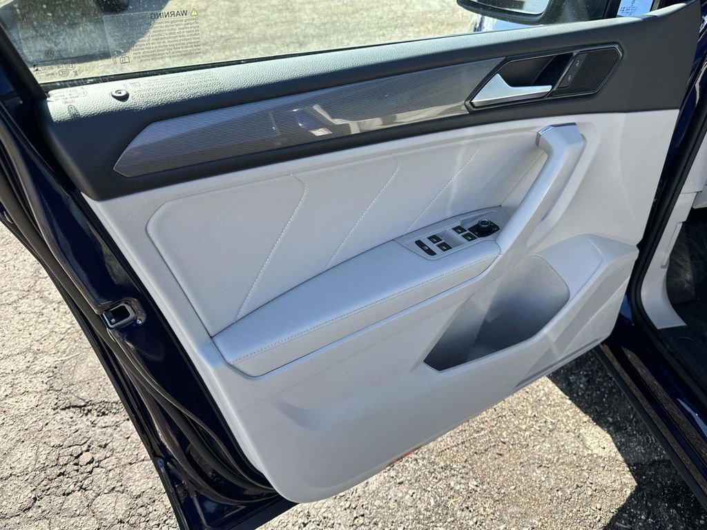 Certified 2023 Volkswagen Tiguan SE w/ Panoramic Sunroof Package image 19