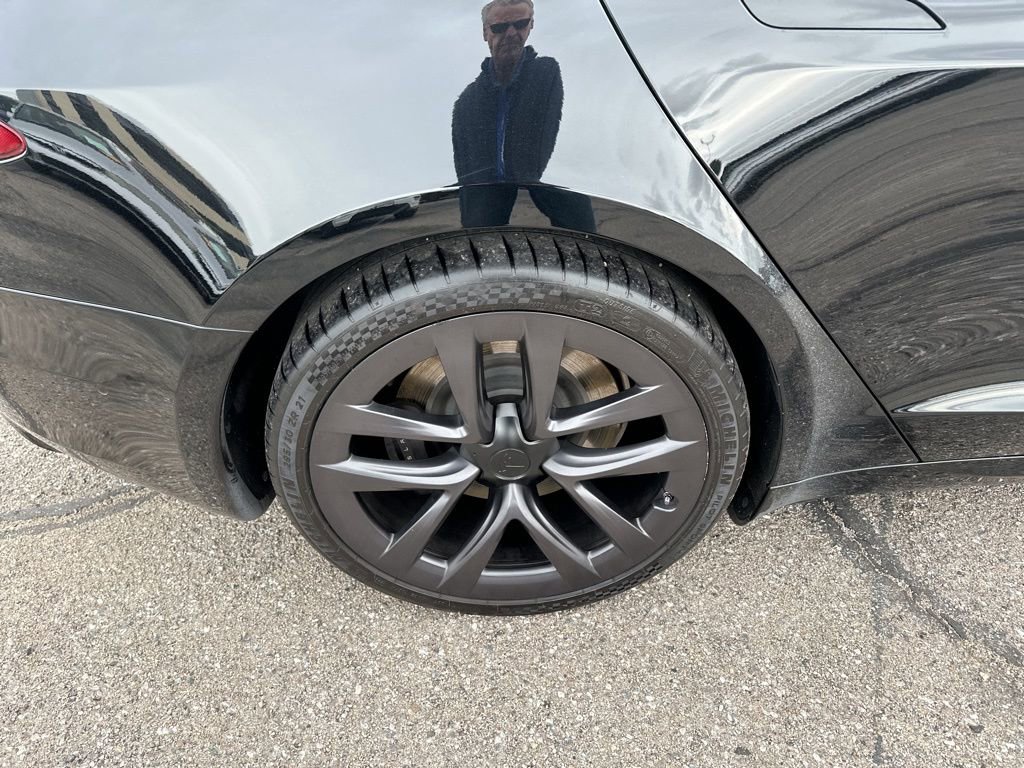 Used 2021 Tesla Model S Plaid image 9