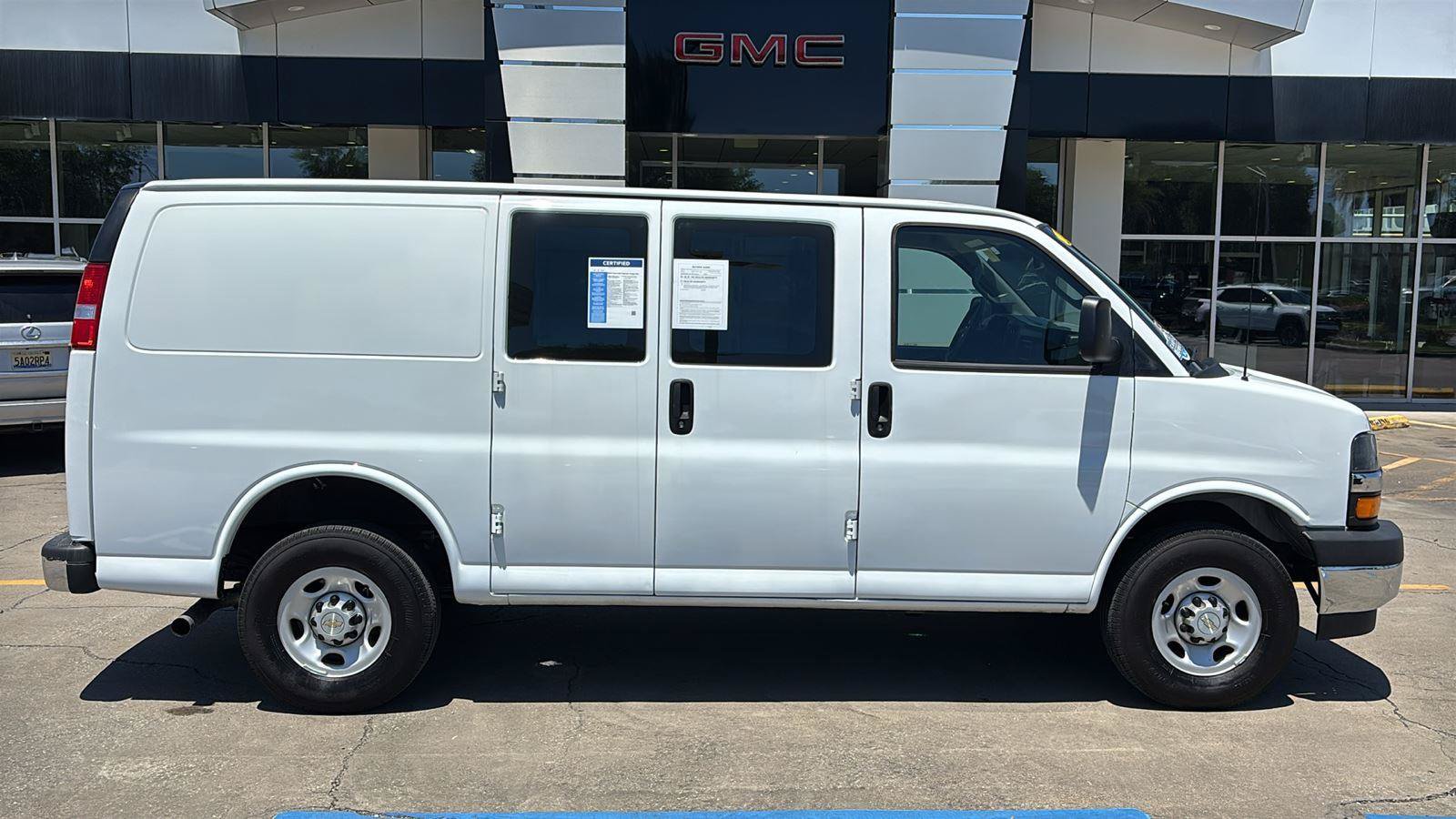 Used 2024 Chevrolet Express 2500 w/ Driver Convenience Package RWD image 8