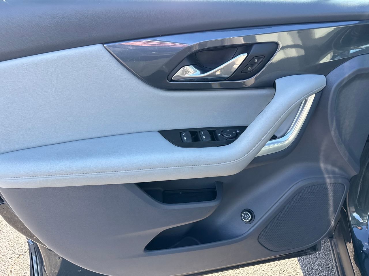 Used 2020 Chevrolet Blazer LT image 17