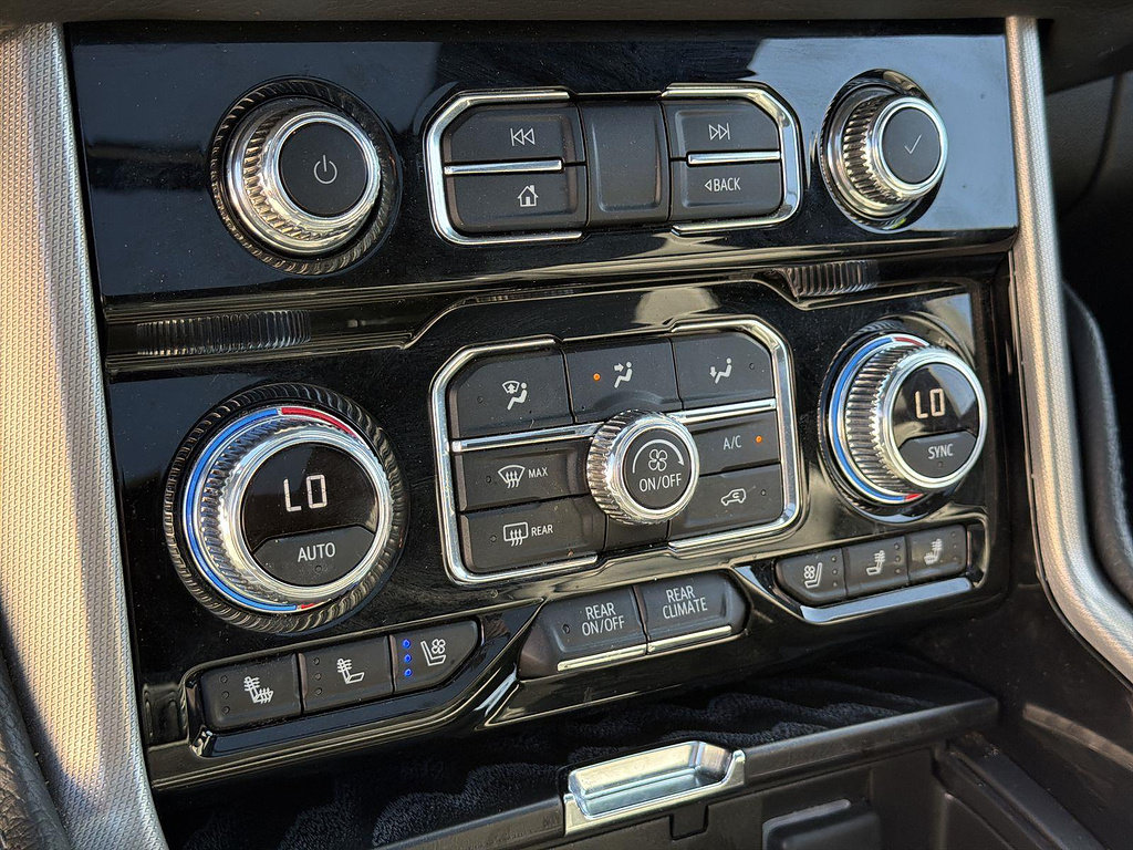 Used 2024 GMC Yukon Denali RWD image 39