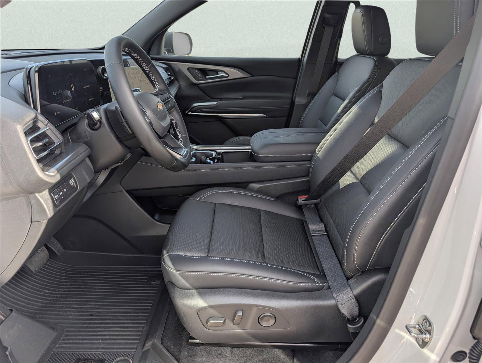 New 2026 Chevrolet Traverse LT w/ Driver Confidence Package FWD image 29
