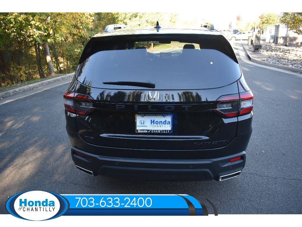 New 2025 Honda Pilot Black Edition image 9