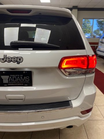 Used 2020 Jeep Grand Cherokee Overland RWD image 11