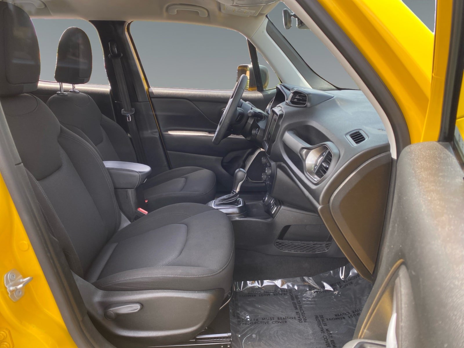 Used 2023 Jeep Renegade Latitude AWD/4WD image 15