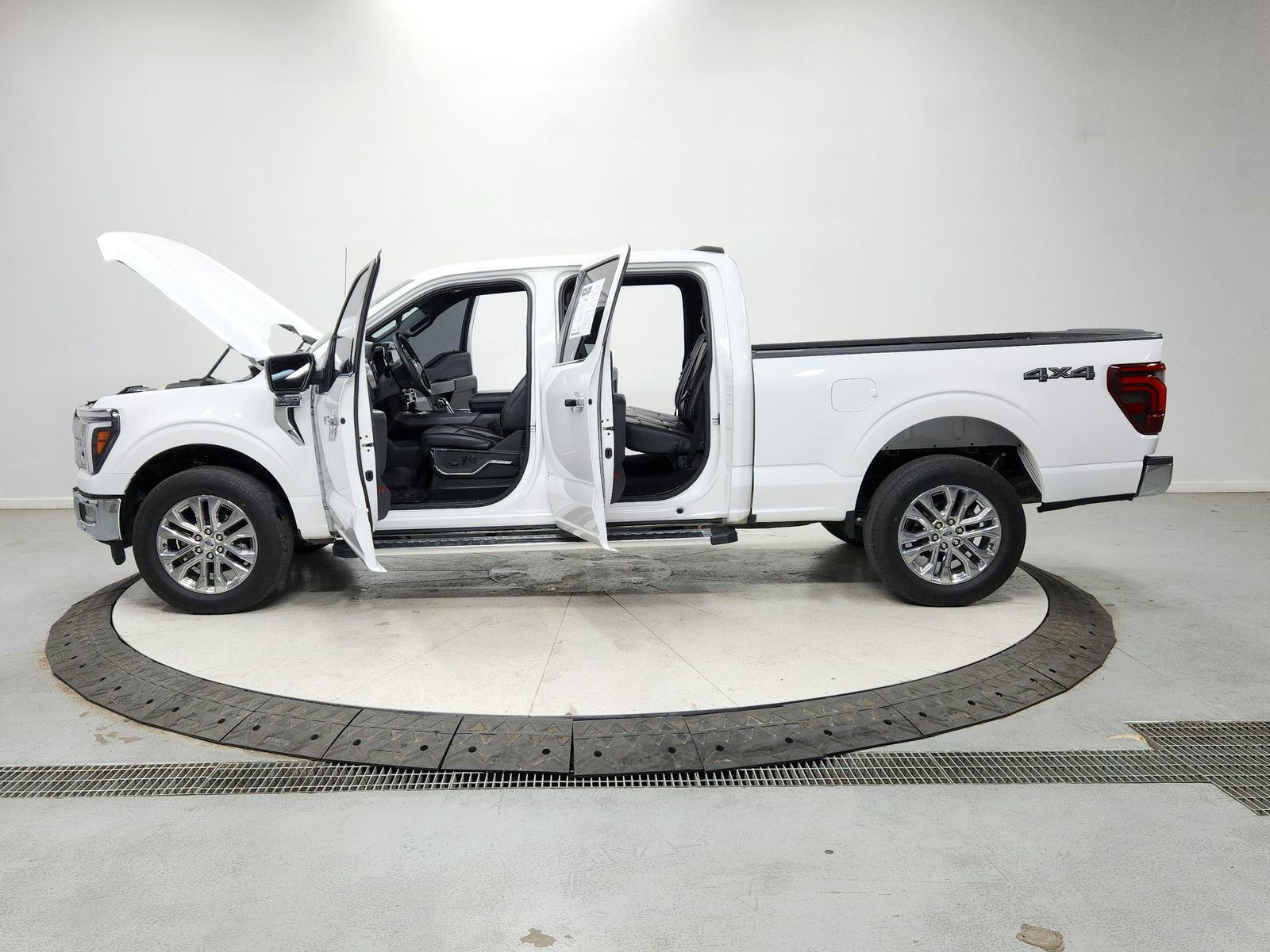Used 2024 Ford F150 Lariat w/ Tow/Haul Package image 12