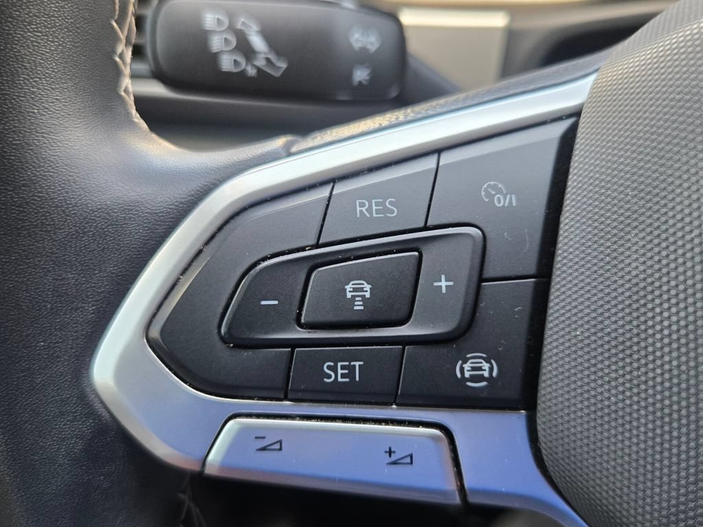Certified 2022 Volkswagen Atlas Cross Sport SE FWD image 25