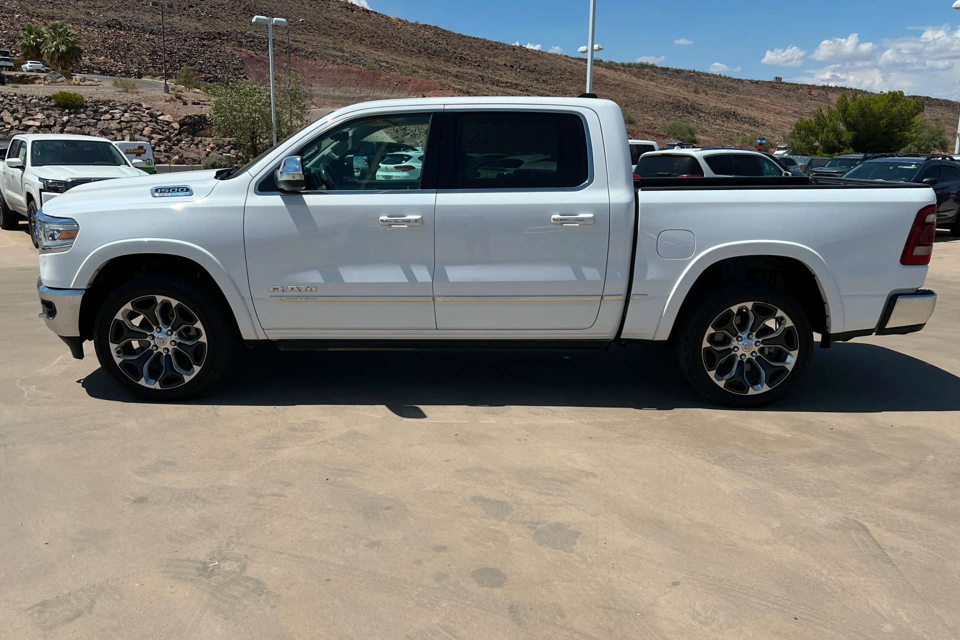 Used 2022 RAM 1500 Limited AWD/4WD image 2
