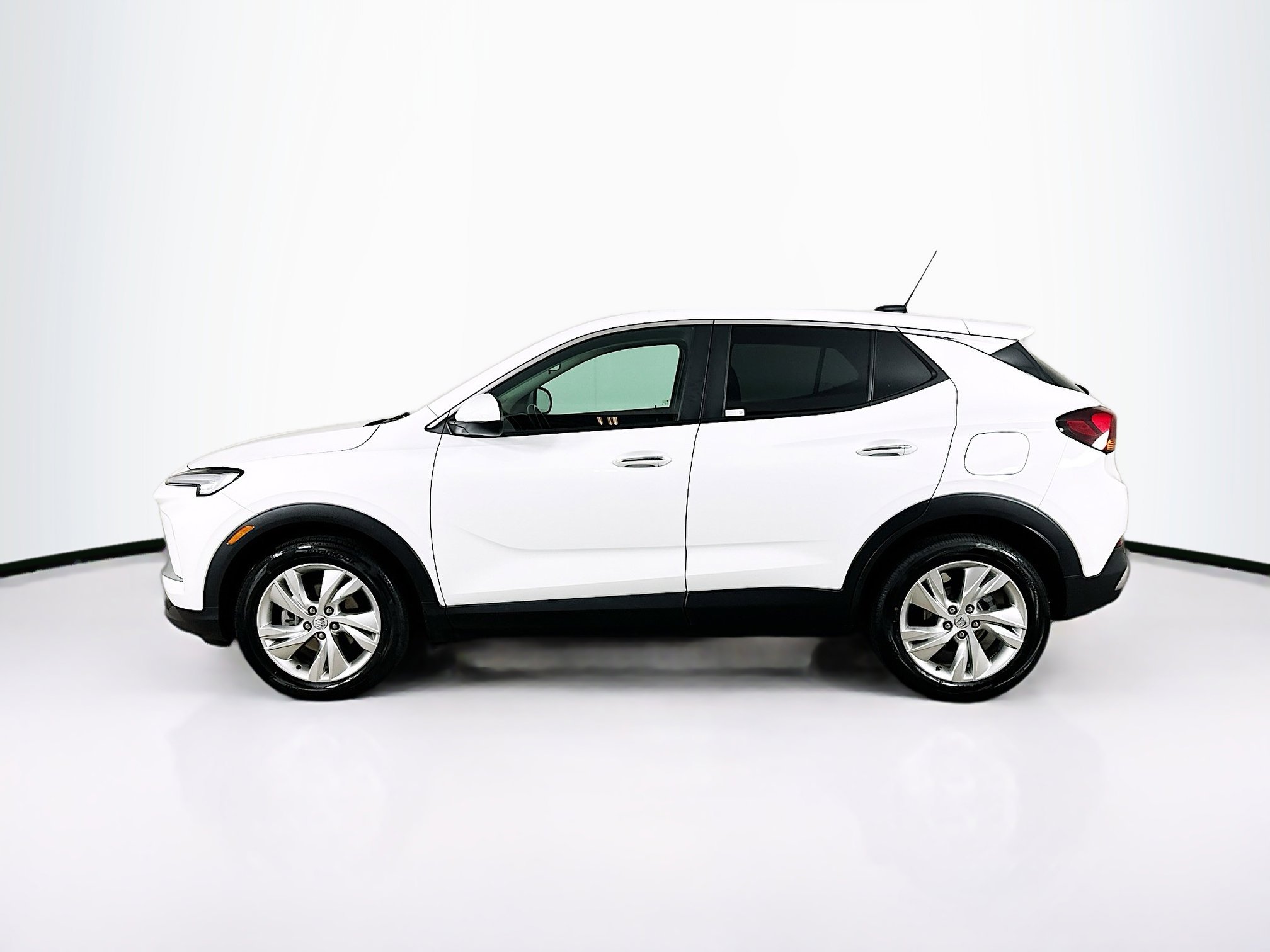 Used 2024 Buick Encore GX Preferred FWD image 4