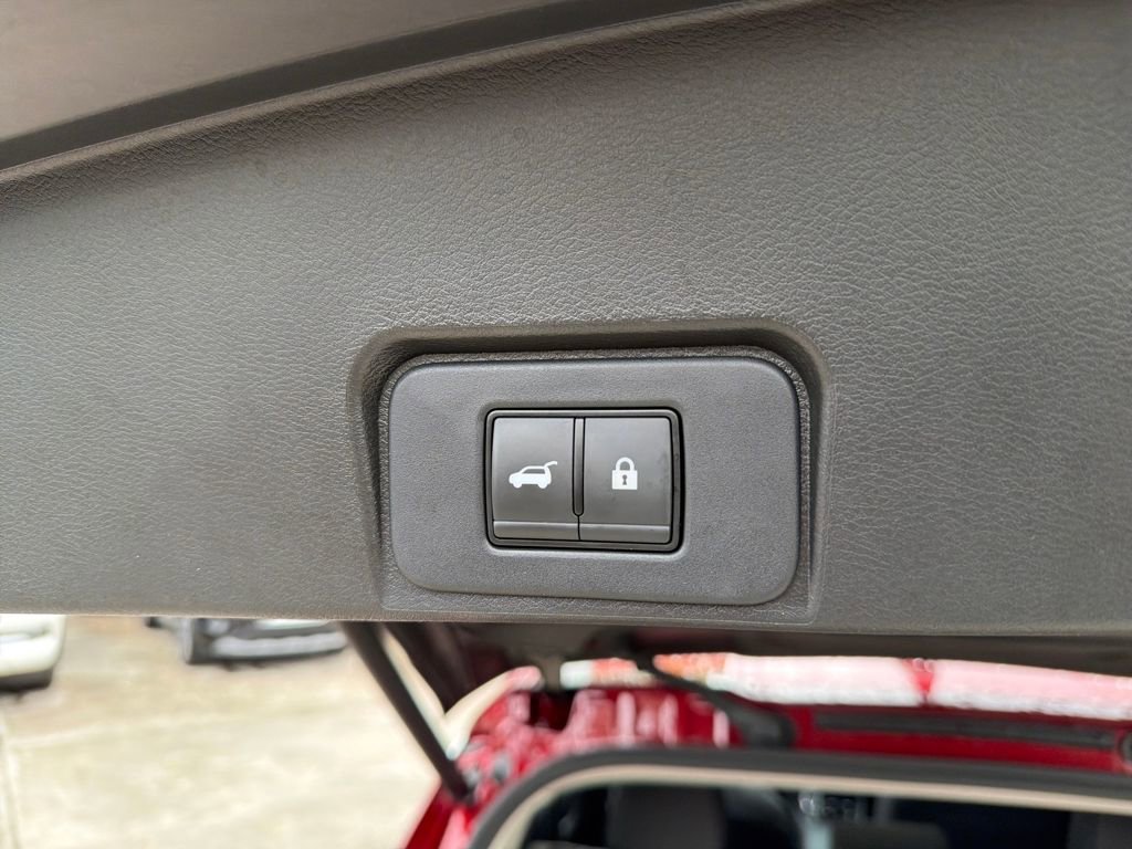 Used 2024 Nissan Rogue SV w/ SV Premium Package image 35