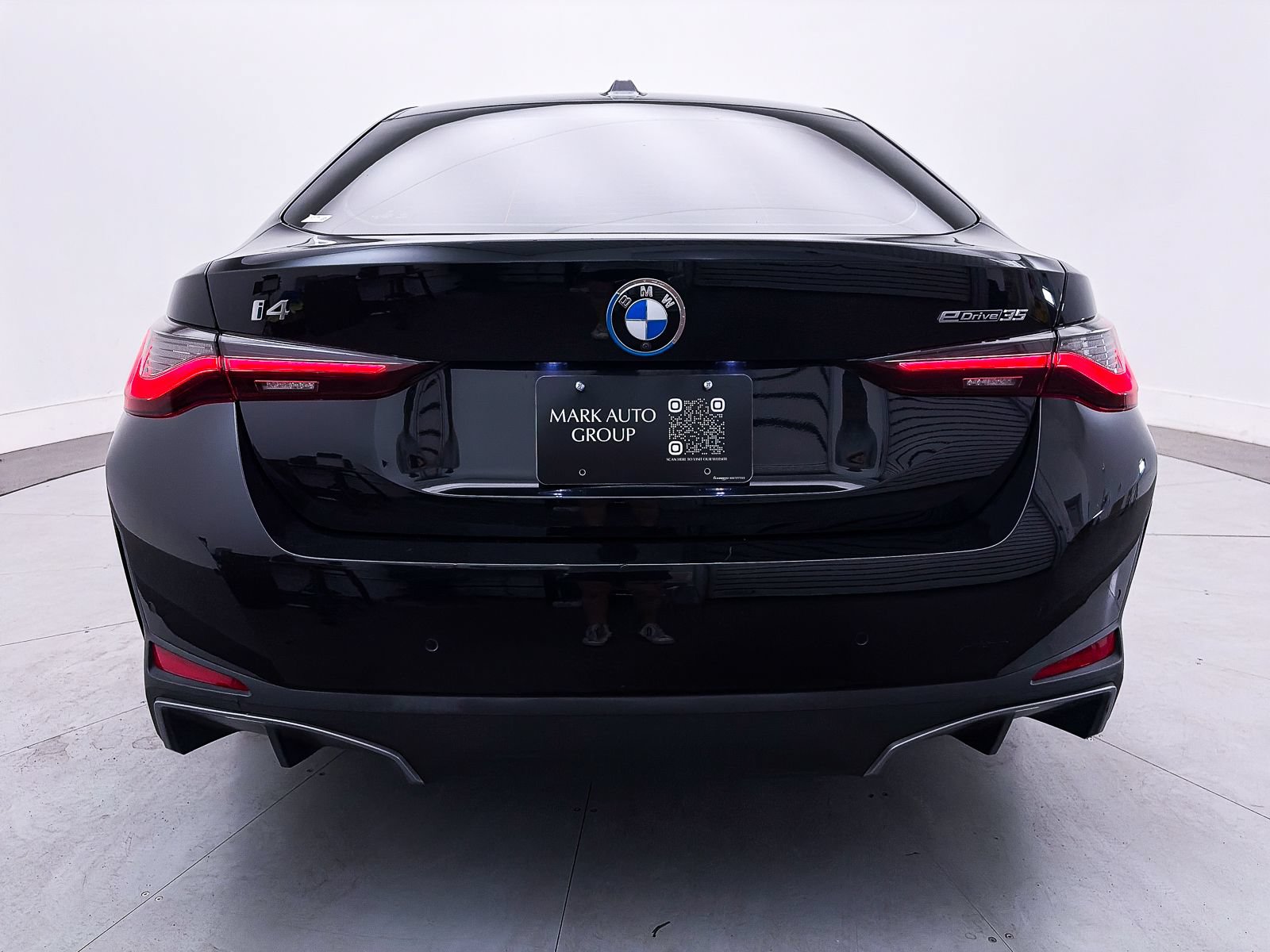 Used 2023 BMW i4 eDrive35 w/ Premium Package RWD image 15