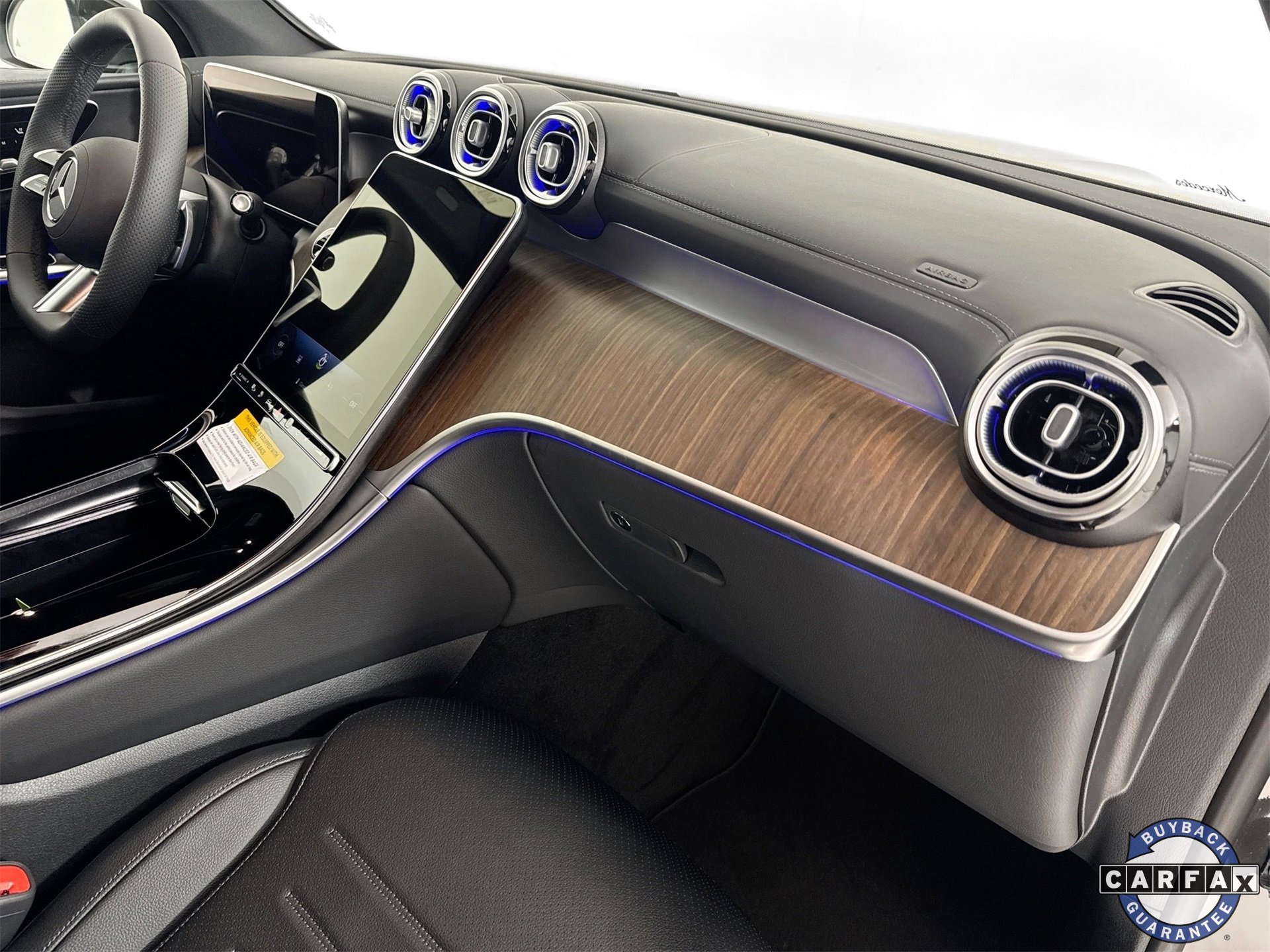 Used 2025 Mercedes-Benz GLC 350e 4MATIC image 31