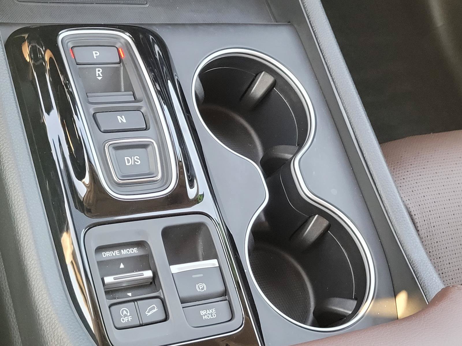 Used 2025 Honda Pilot Elite image 14