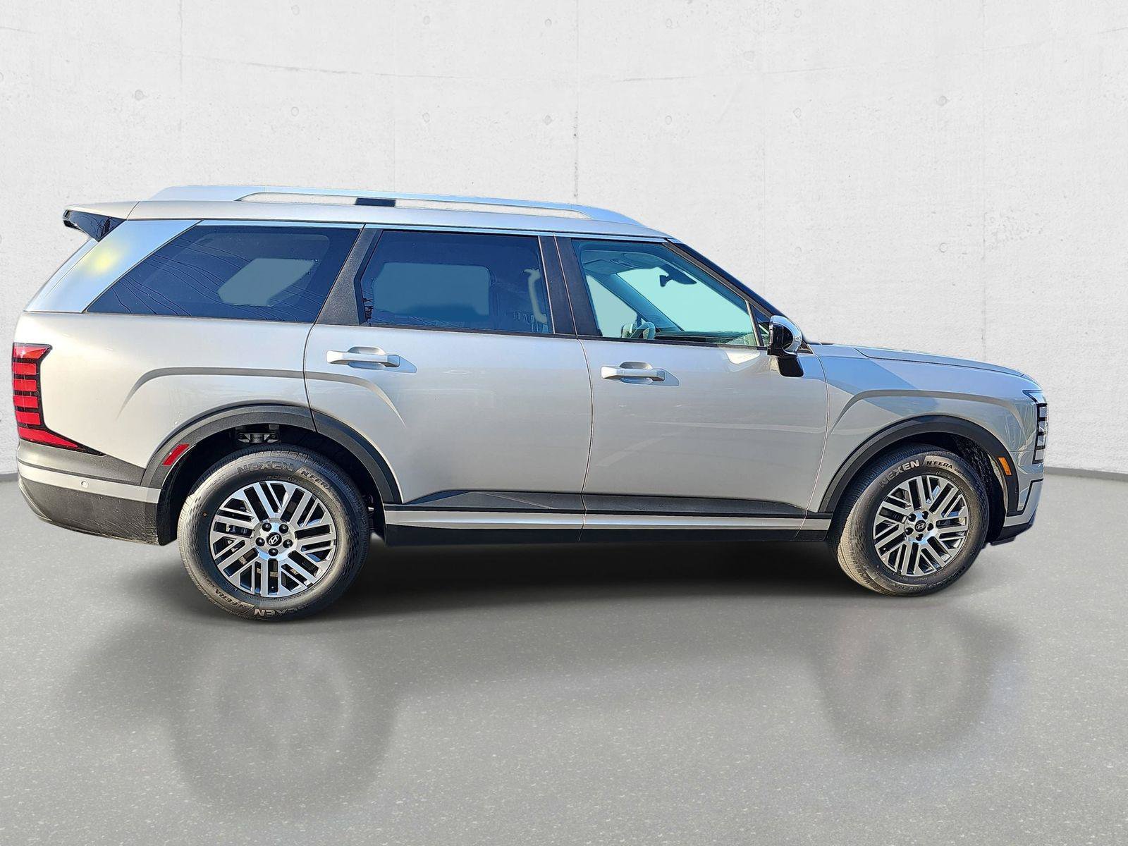 New 2026 Hyundai Palisade SEL FWD image 2