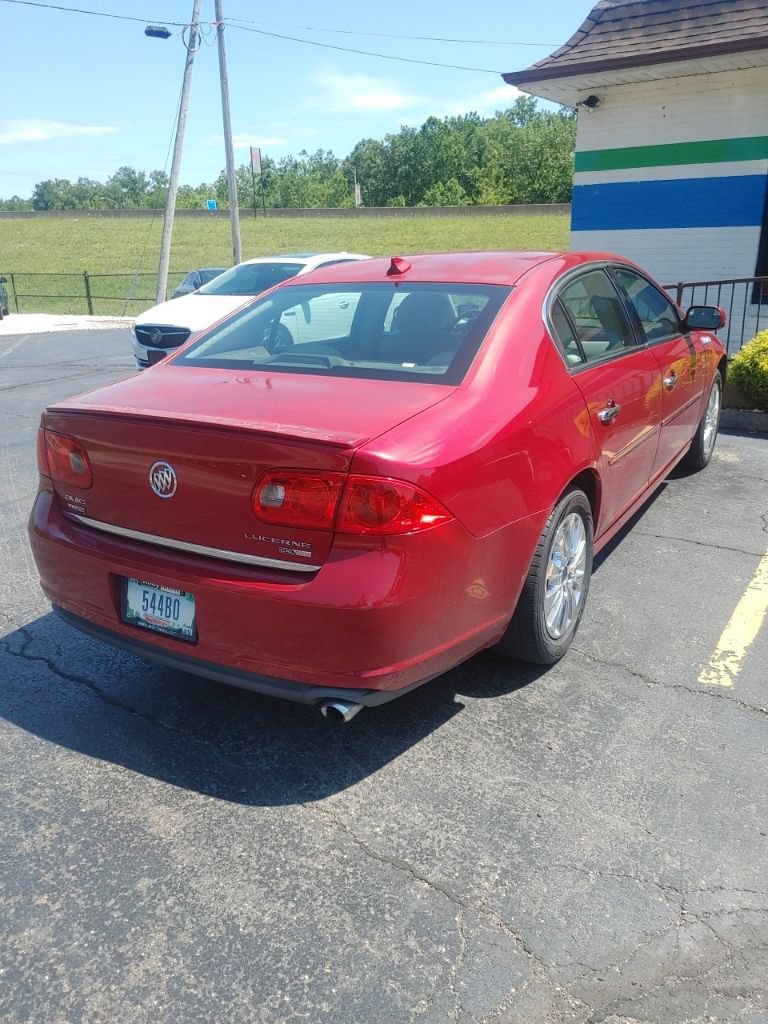 Used 2010 Buick Lucerne CXL w/ Driver Confidence Package FWD image 4