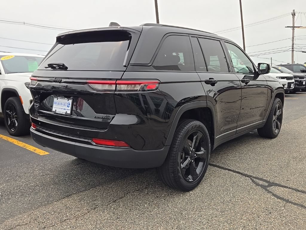 Certified 2023 Jeep Grand Cherokee Limited w/ Black Appearance Package AWD/4WD image 8