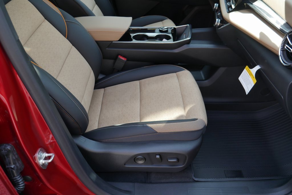 New 2026 Chevrolet Equinox ACTIV w/ Convenience Package III image 22