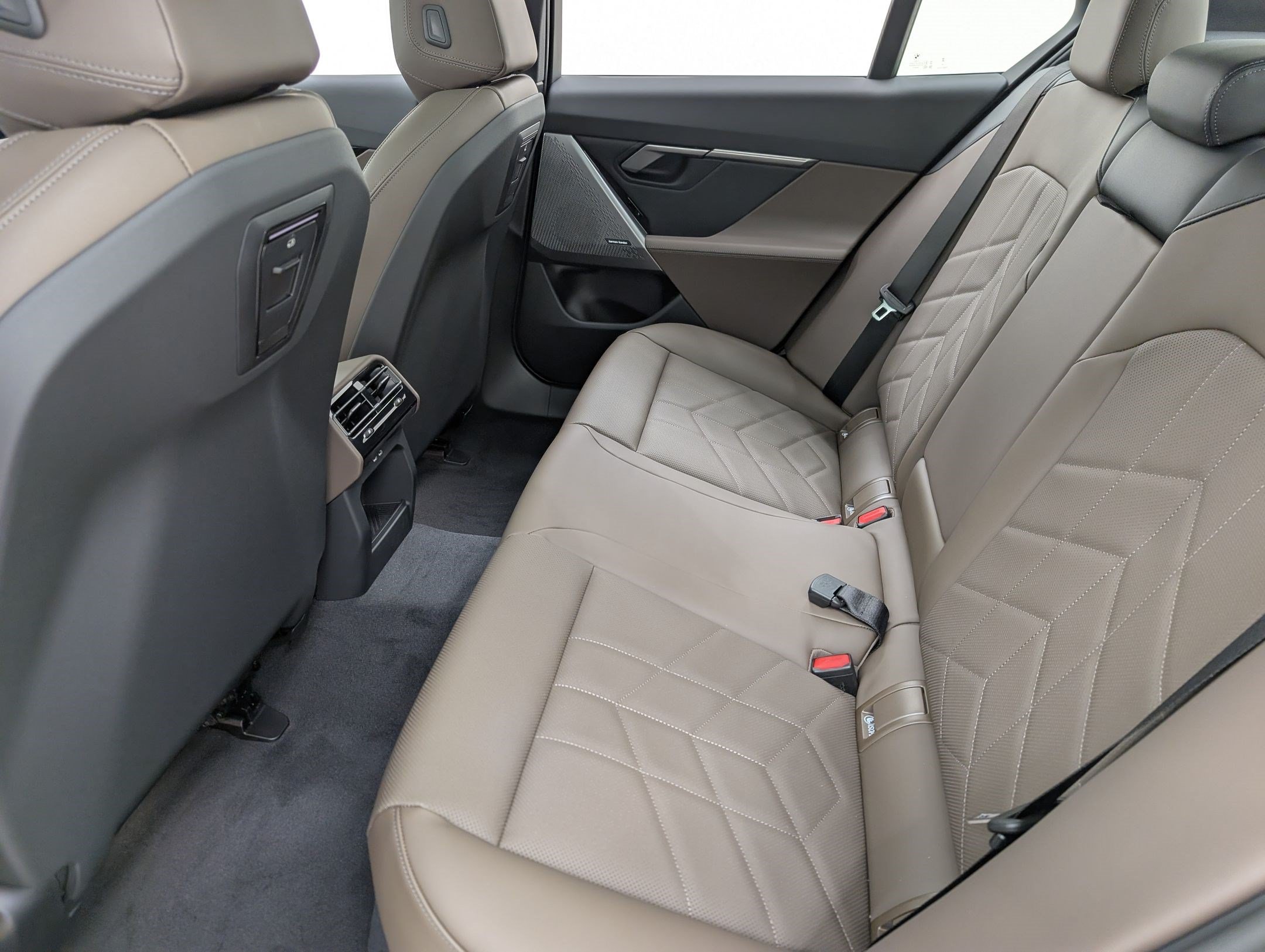 New 2026 BMW 530i w/ Premium Package RWD image 24