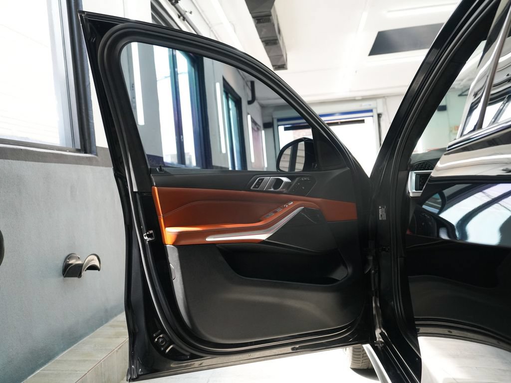 Used 2023 BMW X7 xDrive40i w/ M Sport Package AWD/4WD image 10