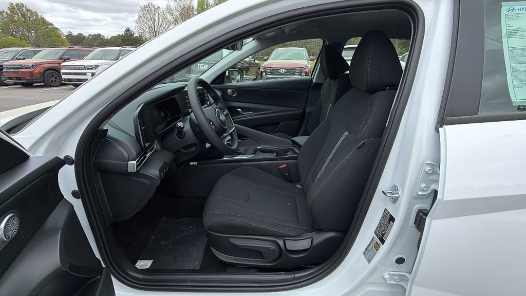 New 2026 Hyundai Elantra SE image 9