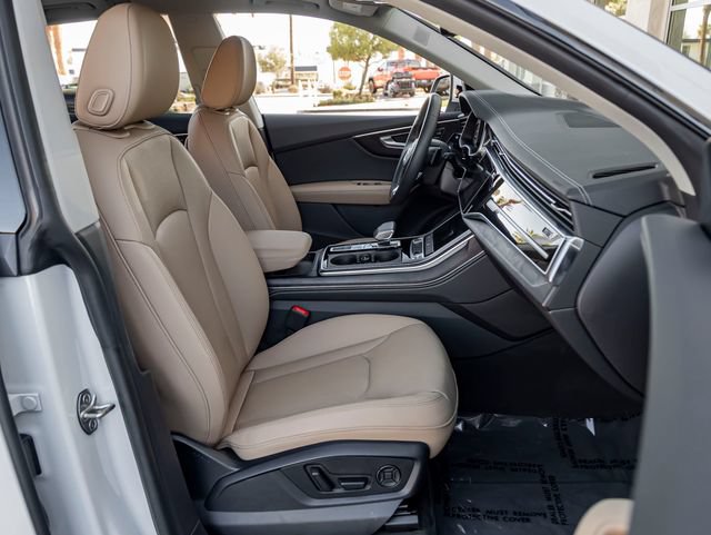 Used 2024 Audi Q8 Premium Plus AWD/4WD image 32