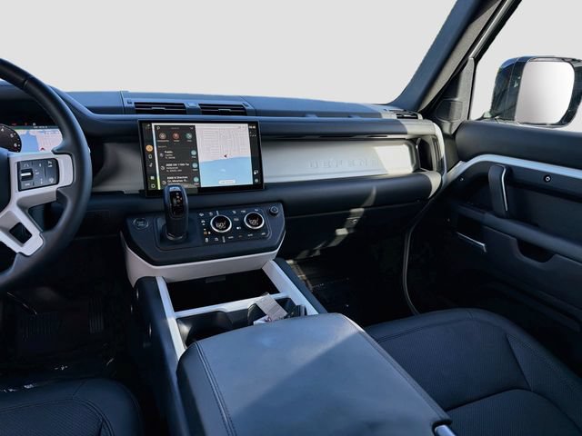 Used 2025 Land Rover Defender 110 X-Dynamic SE AWD/4WD image 24