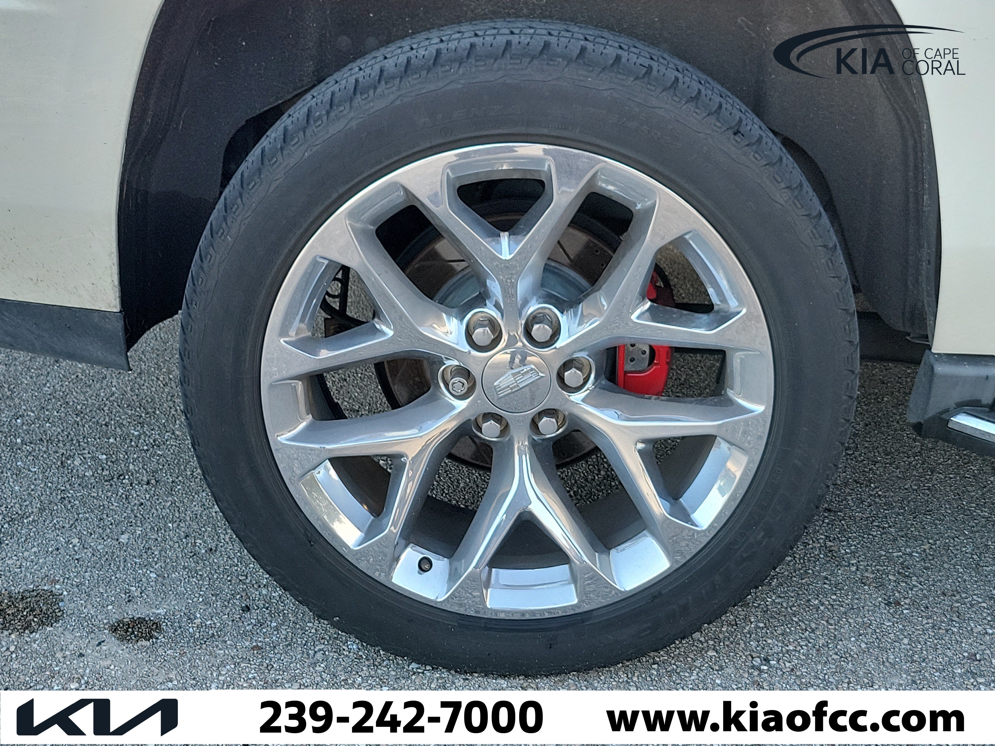 Used 2015 GMC Yukon Denali w/ Touring Package AWD/4WD image 7