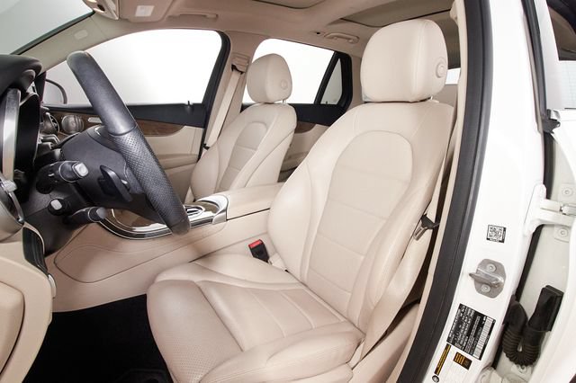 Used 2019 Mercedes-Benz GLC 300 4MATIC image 25