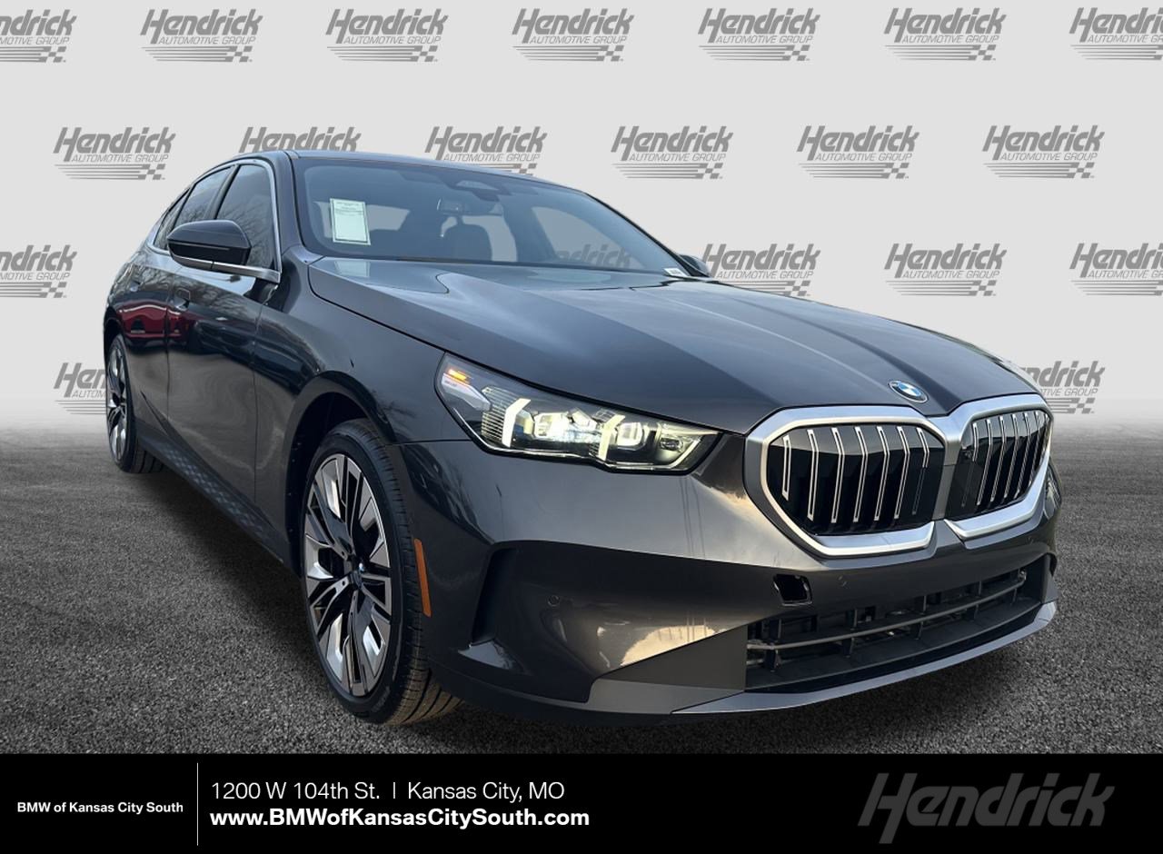 Used 2026 BMW 530i xDrive w/ Premium Package image 1