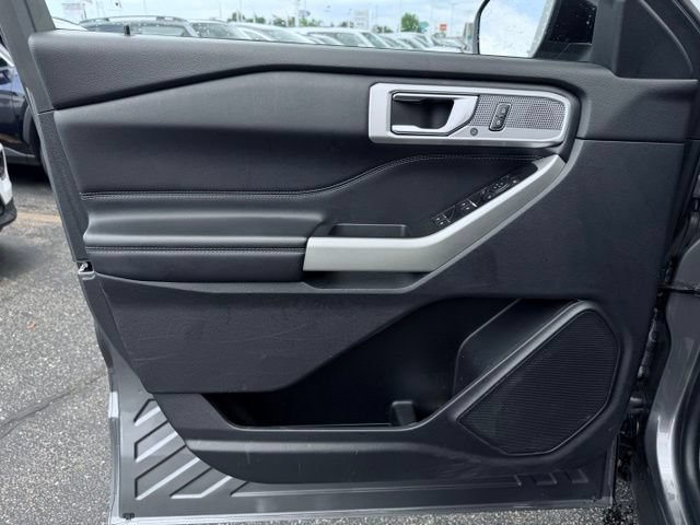 Used 2022 Ford Explorer Limited AWD/4WD image 14