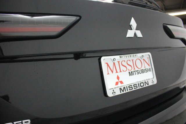 New 2026 Mitsubishi Outlander ES image 4