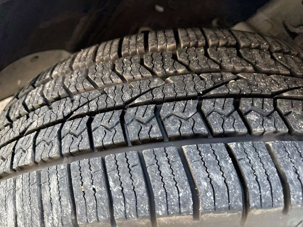 Used 2019 Ford Edge SE image 25