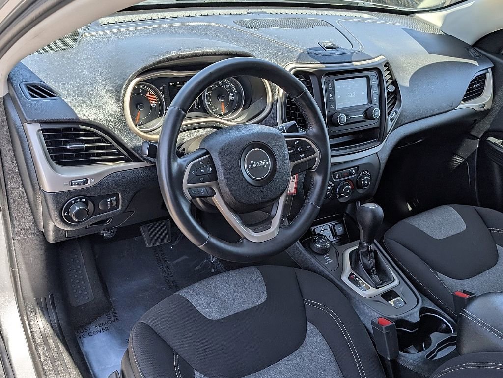 Used 2016 Jeep Cherokee Sport AWD/4WD image 28