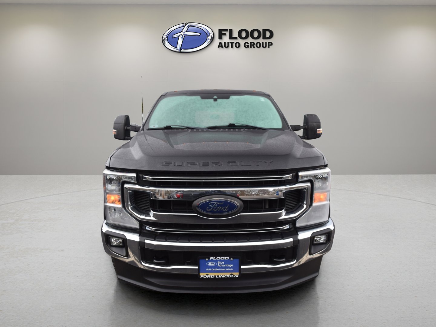 Used 2022 Ford F350 XLT w/ Camper Package image 2